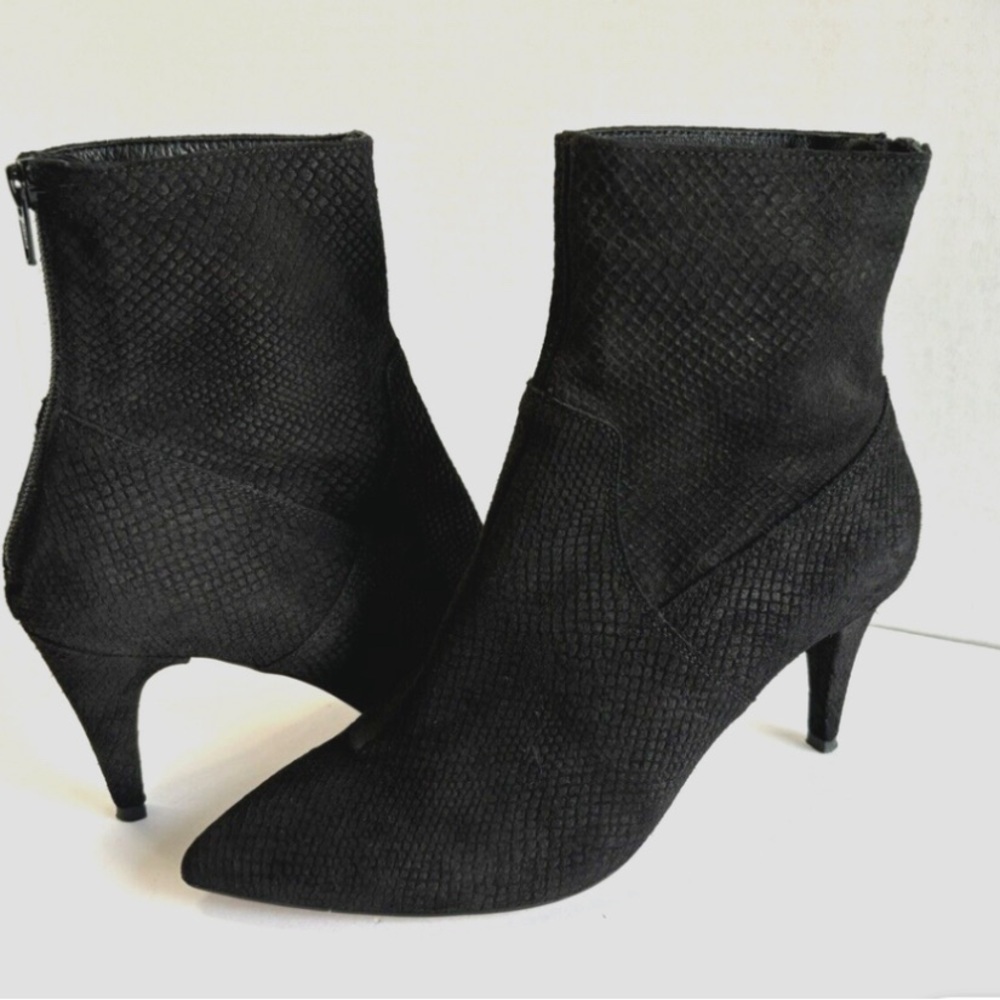 Free People ankle Boots 8.5 Willa Pointed Toe Black Suede Kitten Heel Y2K fall